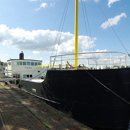 Hotel Magnificent Houseboat With A Stunning View! Amsterdam Esterno foto